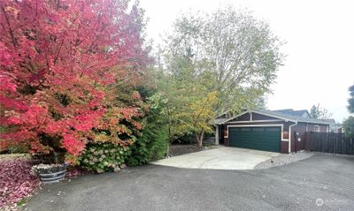 Nicely Placed Home on Greenbelt. | Image 1