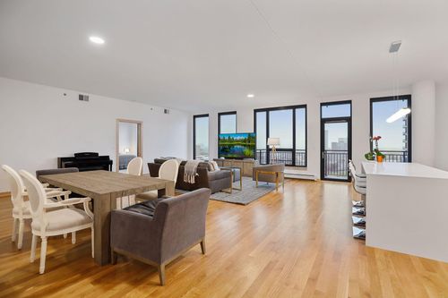 unit-1323-1240 S 2nd St, Minneapolis, MN, 55415-2636 | Card Image