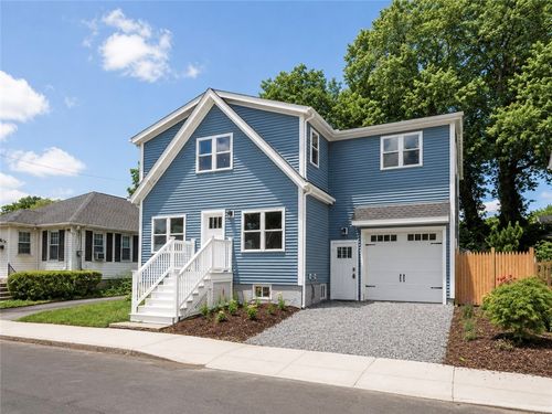31 Prescott Hall Rd, Newport, RI, 02840-1626 | Card Image