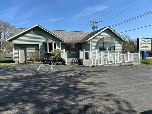 5604 Cleveland Ave, Stevensville, MI, 49127-9696 | Card Image