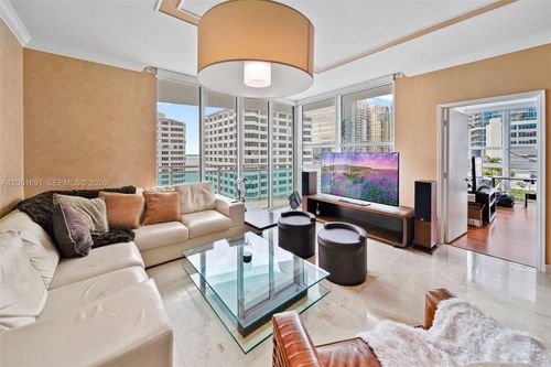 1211-950 Brickell Bay Dr, Miami, FL, 33131-3948 | Card Image