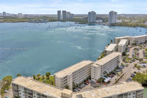 apt-s106-3020 Marcos Dr, Aventura, FL, 33160-2557 | Card Image