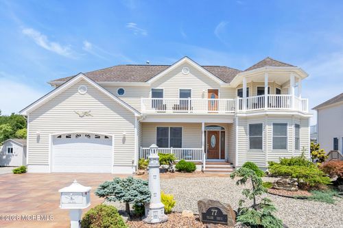 77 Tiller Dr, Waretown, NJ, 08758-1943 | Card Image