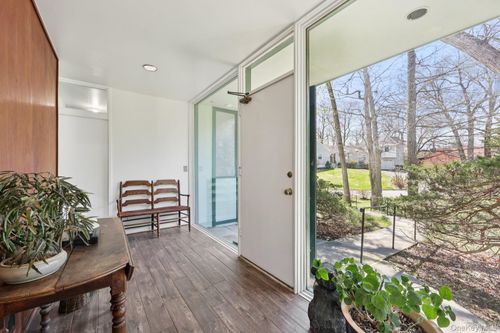 44 Old Country Road, New Rochelle, NY, 10804 | Card Image