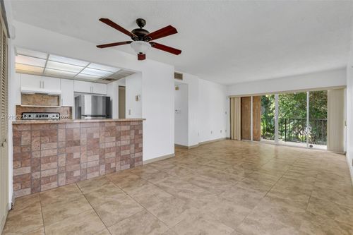 206-8887 Fontainebleau Blvd, Miami, FL, 33172-4434 | Card Image