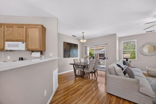 101 Aruba Circle, Sacramento, CA, 95823 | Card Image