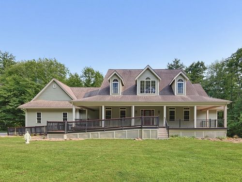 38 Orchard, Blackstone, MA, 01504 | Card Image