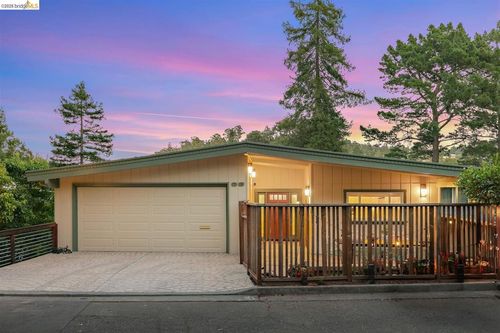 38 Drake Ln, Oakland, CA, 94611-2613 | Card Image