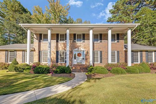 2404 Old Creek Trl Se, Decatur, AL, 35603-5140 | Card Image
