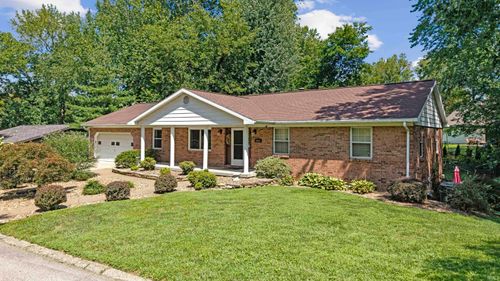 8200 Berry Dr, Evansville, IN, 47710-4954 | Card Image
