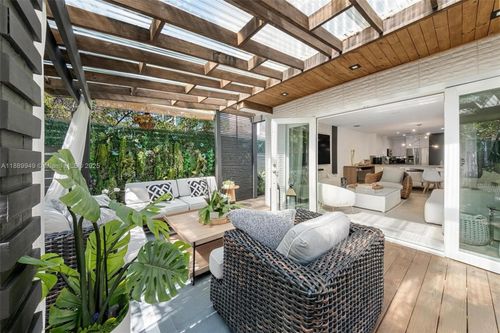 2752 Sw 11th St, Miami, FL, 33135-4702 | Card Image