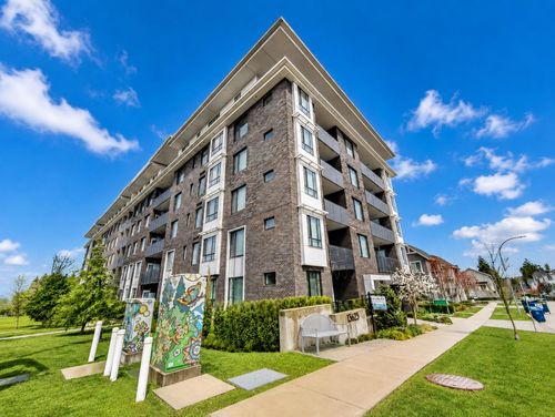 206-13623 81a Ave, Surrey, BC, V3W3N7 | Card Image