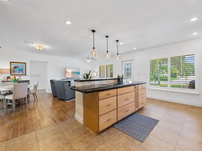 2721 Ne 45 Th St, House other with 2 bedrooms, 2 bathrooms and null parking in Lighthouse Point FL | Image 14
