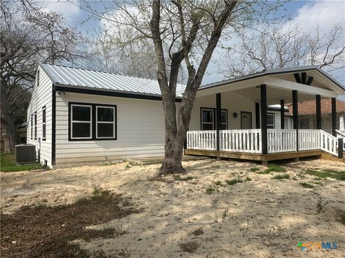 1008 N Gonzales St, Cuero, TX, 77954-2621 | Card Image