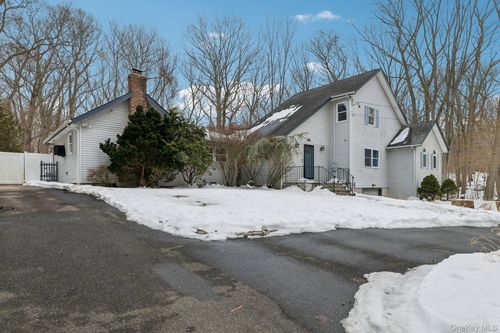 36 Locust Ave, Miller Place, NY, 11764-2014 | Card Image