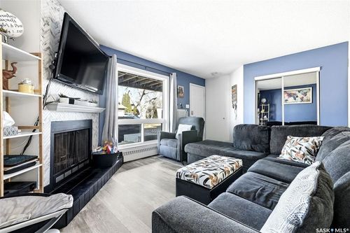 102-2911 Harding St, Regina, SK, S4V1B9 | Card Image