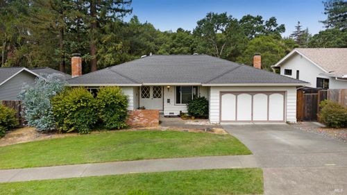 33 Kenwood St, Napa, CA, 94558-3719 | Card Image