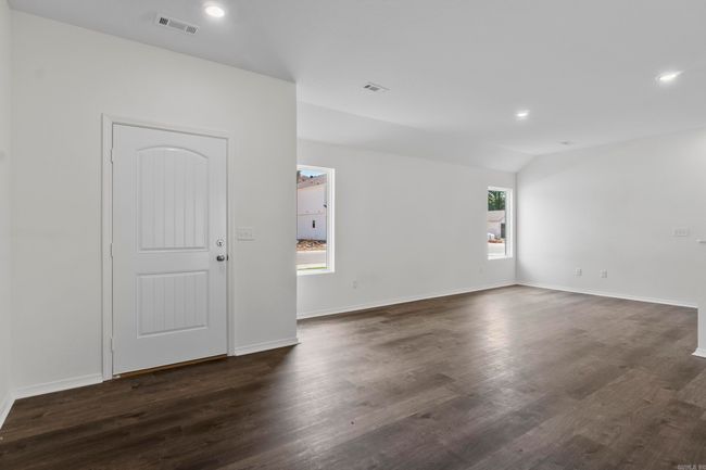 8201 Stacy Ln, House other with 2 bedrooms, 2 bathrooms and null parking in Little Rock AR | Image 7