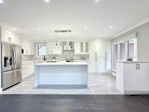 3 Mosedale Cres, North York, ON, M2J3A3 | Card Image