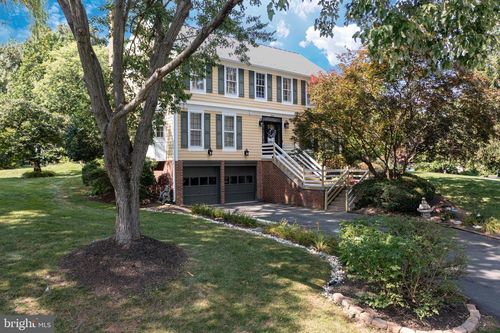 9849 S Park Cir, FAIRFAX STATION, VA, 22039-2908 | Card Image