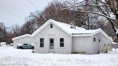 2997 Middle Lake Rd, Twin Lake, MI, 49457-8525 | Card Image