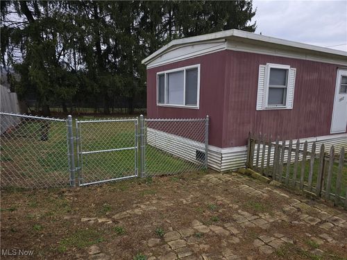 1812 Danbury Ave, Wellsville, OH, 43968-1043 | Card Image