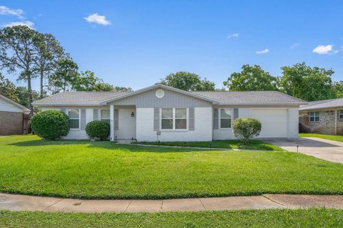 153 Brewer Cir, Mary Esther, FL, 32569-2002 | Card Image