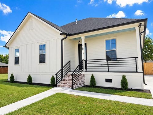 3013 Lyndell Dr, Chalmette, LA, 70043-3423 | Card Image