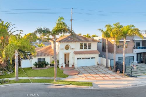 9112 Playa Dr, Huntington Beach, CA, 92646-8317 | Card Image