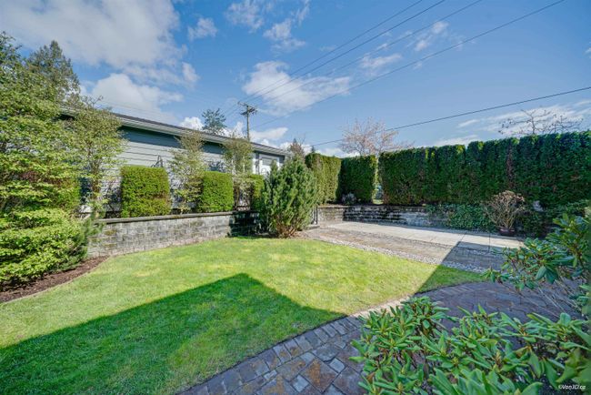 1819 St. Andrews Avenue, Home with 5 bedrooms, 3 bathrooms and 2 parking in North Vancouver BC | Image 32