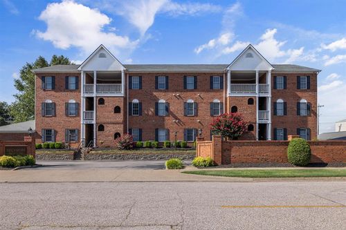 921 W 1st St, Owensboro, KY, 42301-0686 | Card Image