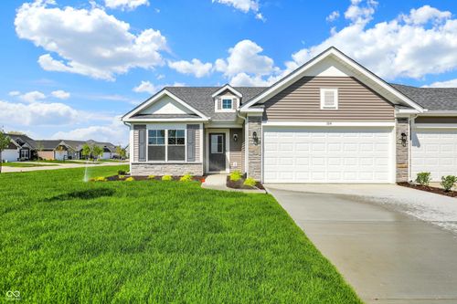 104 Maxim Ct, Cumberland, IN, 46229-4153 | Card Image