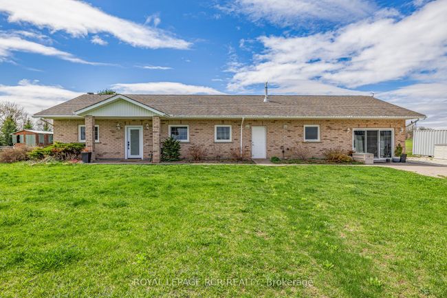 958375 7 Th Line E, House other with 4 bedrooms, 2 bathrooms and 8 parking in Mulmur ON | Image 4