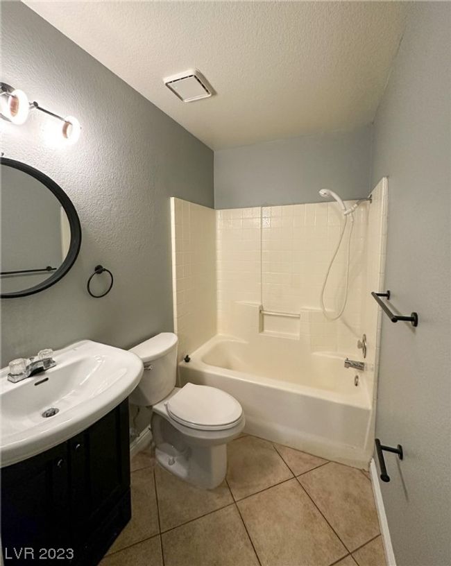 Guest bathroom | Image 27