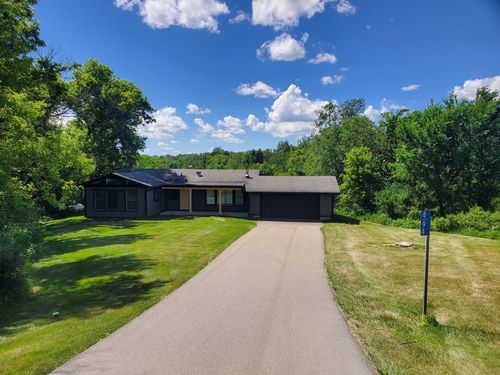 4A94 Springfield Dr, APPLE RIVER, IL, 61001-9536 | Card Image