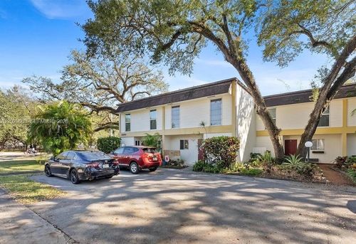 15b-3300 Atlanta St, Hollywood, FL, 33021-3146 | Card Image