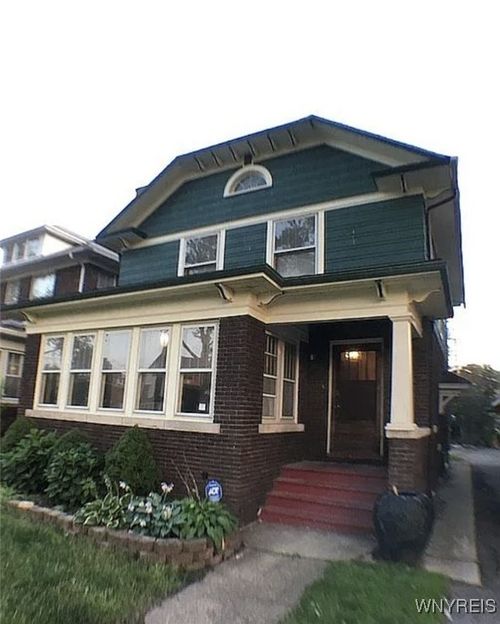 641 Orchard Pkwy, Niagara Falls, NY, 14301-1011 | Card Image