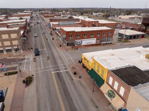 101 S Main St, Bristow, OK, 74010-2802 | Card Image