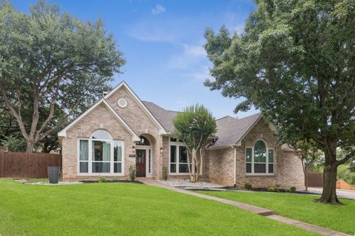 8559 Twisted Oaks Ct, North Richland Hills, TX, 76182-8328 | Card Image