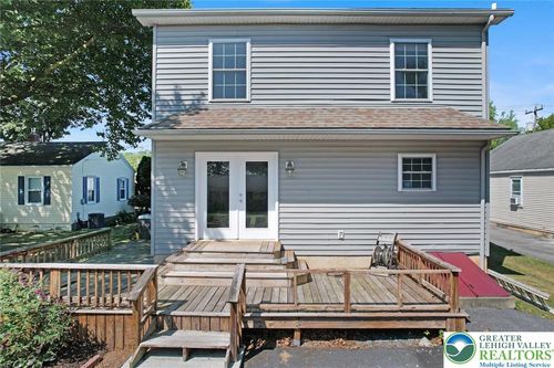 422 Center St, Slatington, PA, 18080-1300 | Card Image