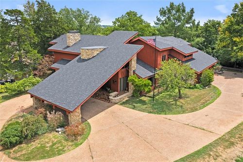 402 Lees Circle Dr, Fort Scott, KS, 66701-2542 | Card Image
