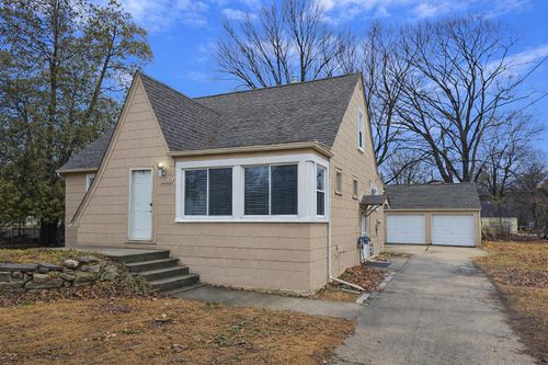 21671 Sunnyview St, Clinton Twp, MI, 48035-2880 | Card Image