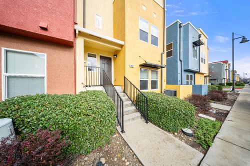 10847 Wraysbury Way, Rancho Cordova, CA, 95670-6275 | Card Image