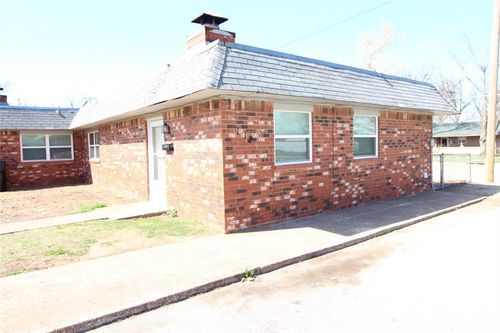 112 Ne 12th St, Moore, OK, 73160-4719 | Card Image