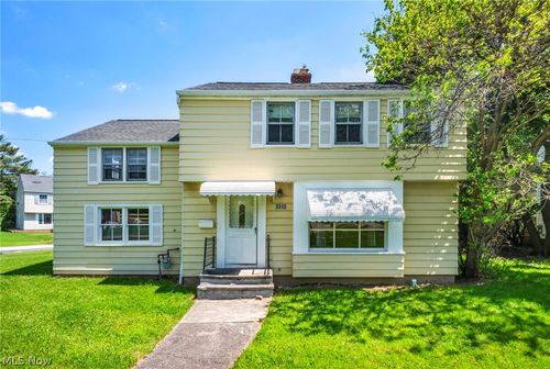 2313 N Taylor Rd, Cleveland Heights, OH, 44112-3015 | Card Image