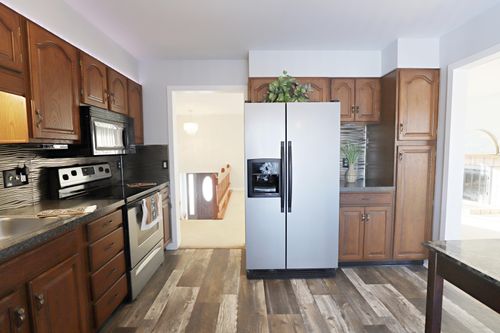 8522 Tim Tam Trl, Flushing, MI, 48433-8805 | Card Image