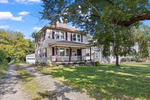 132 Grove St, Putnam, CT, 06260-2114 | Card Image