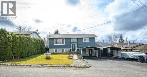 3211 Esquire Rd, Kelowna, BC, V1X6M9 | Card Image