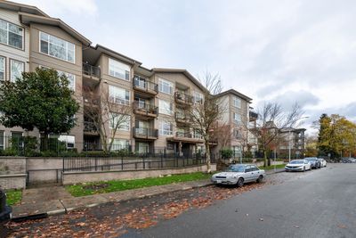 210 - 2343 Atkins Ave, Condo with 1 bedrooms, 1 bathrooms and 1 parking in Port Coquitlam BC | Image 2