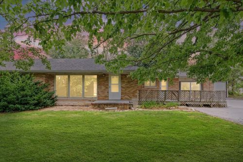 302 W Main St, Mahomet, IL, 61853-9250 | Card Image